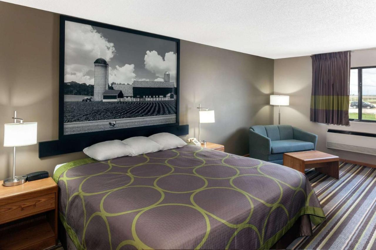 Hotel Super 8 By Wyndham Watseka Exterior foto