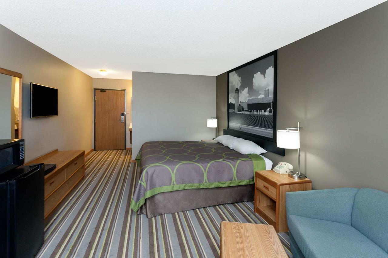 Hotel Super 8 By Wyndham Watseka Exterior foto